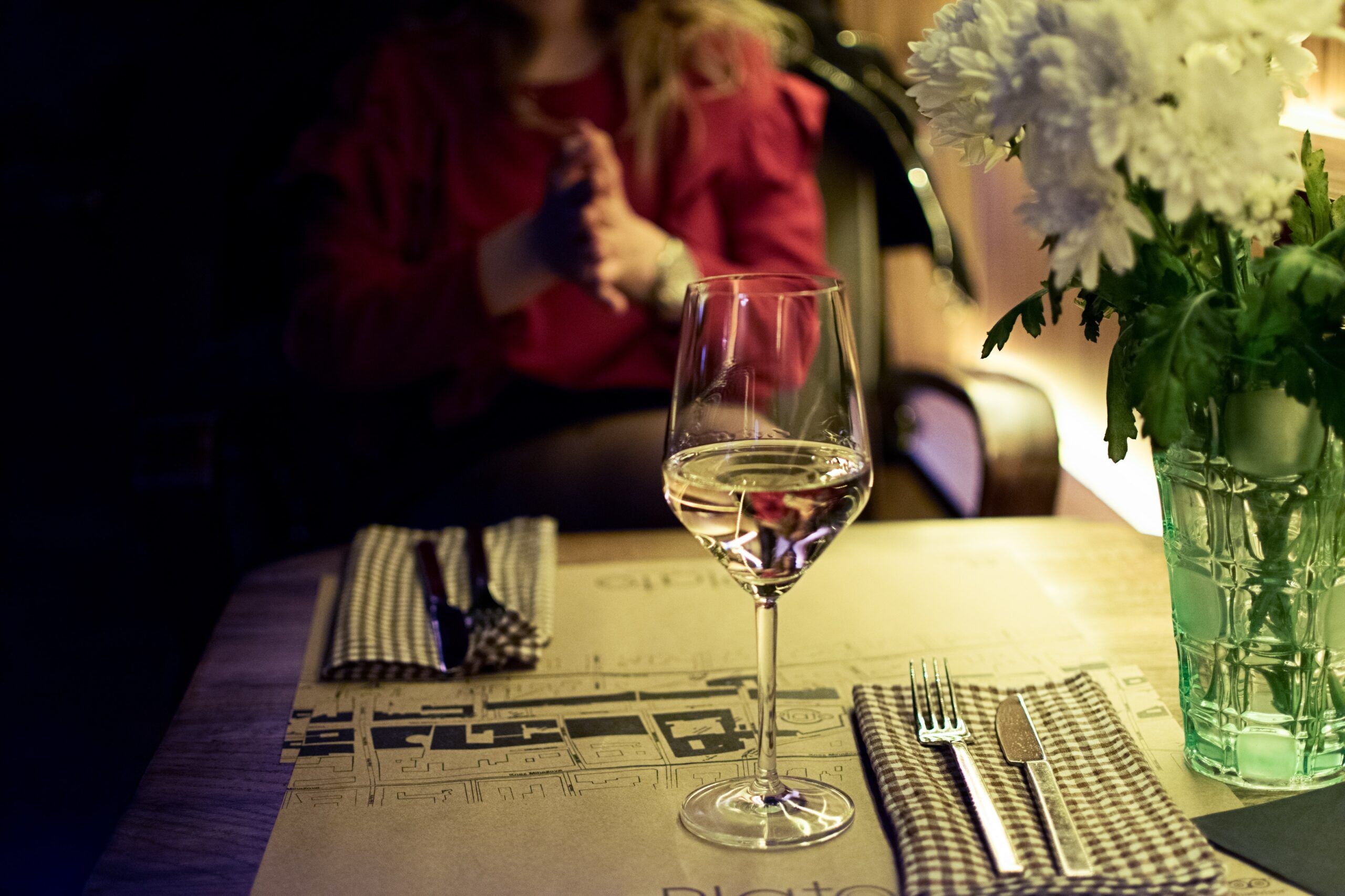 Vino blanco maridaje cena