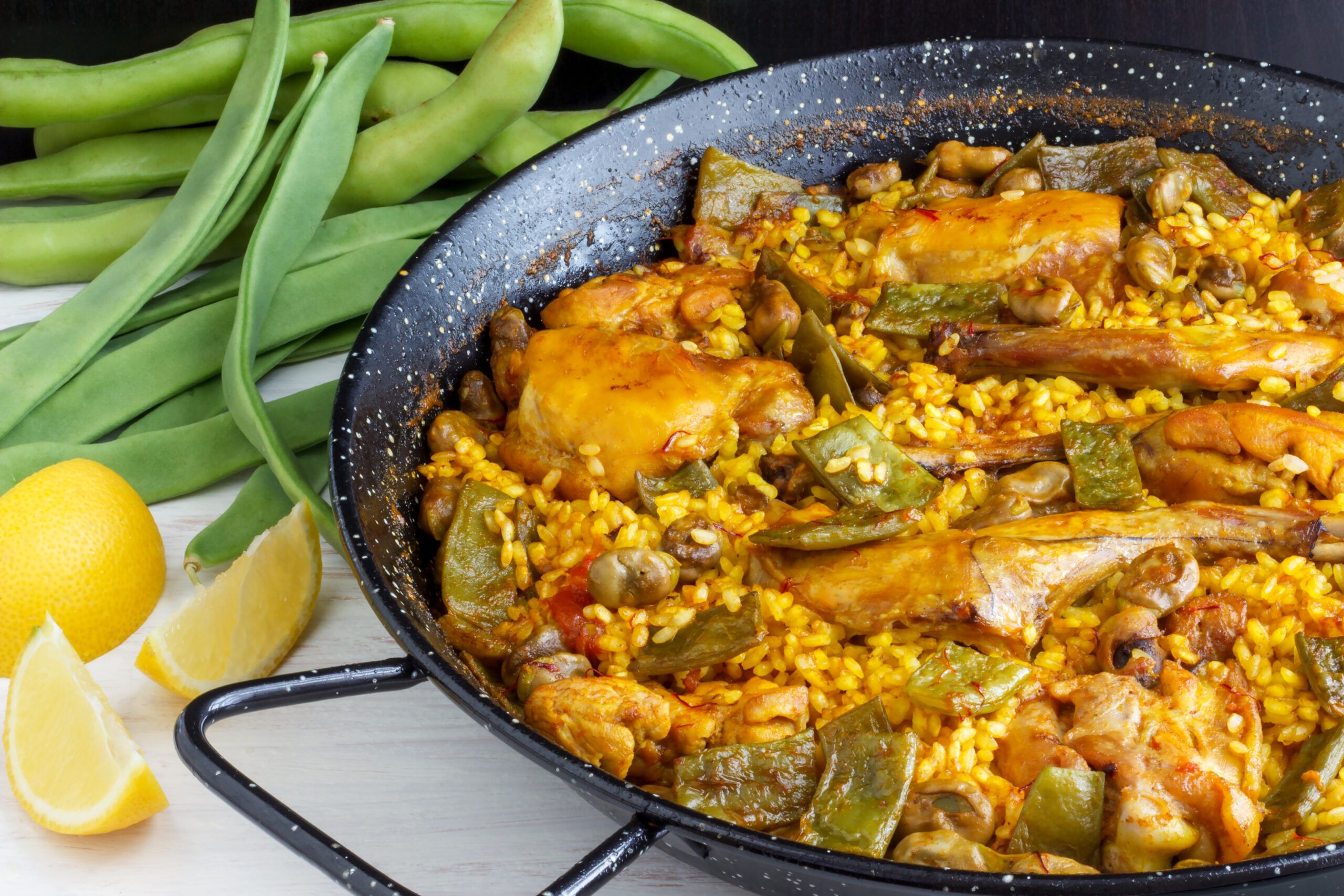 Paella valenciana tradicional