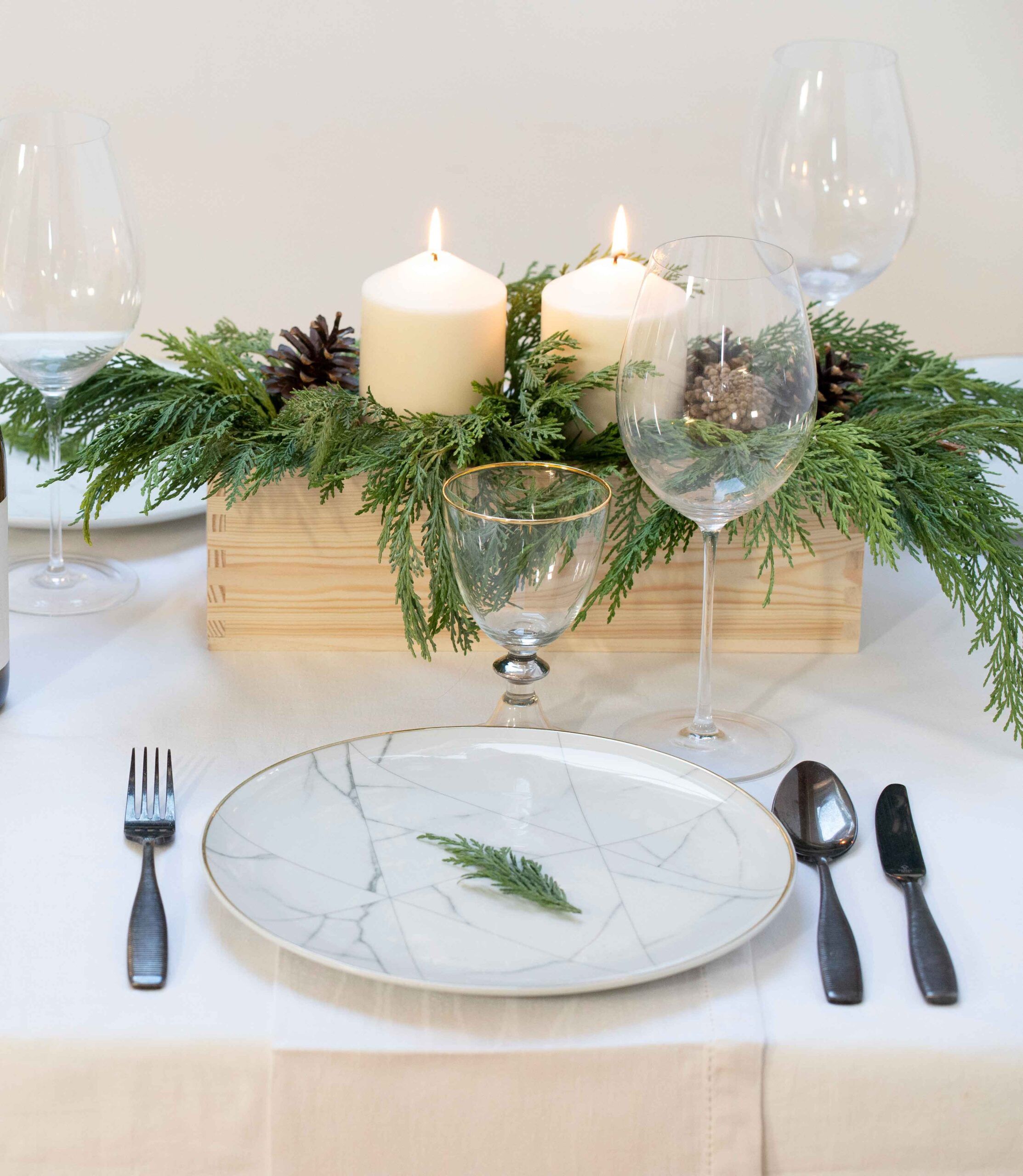 Decoración mesa de Navidad moderna