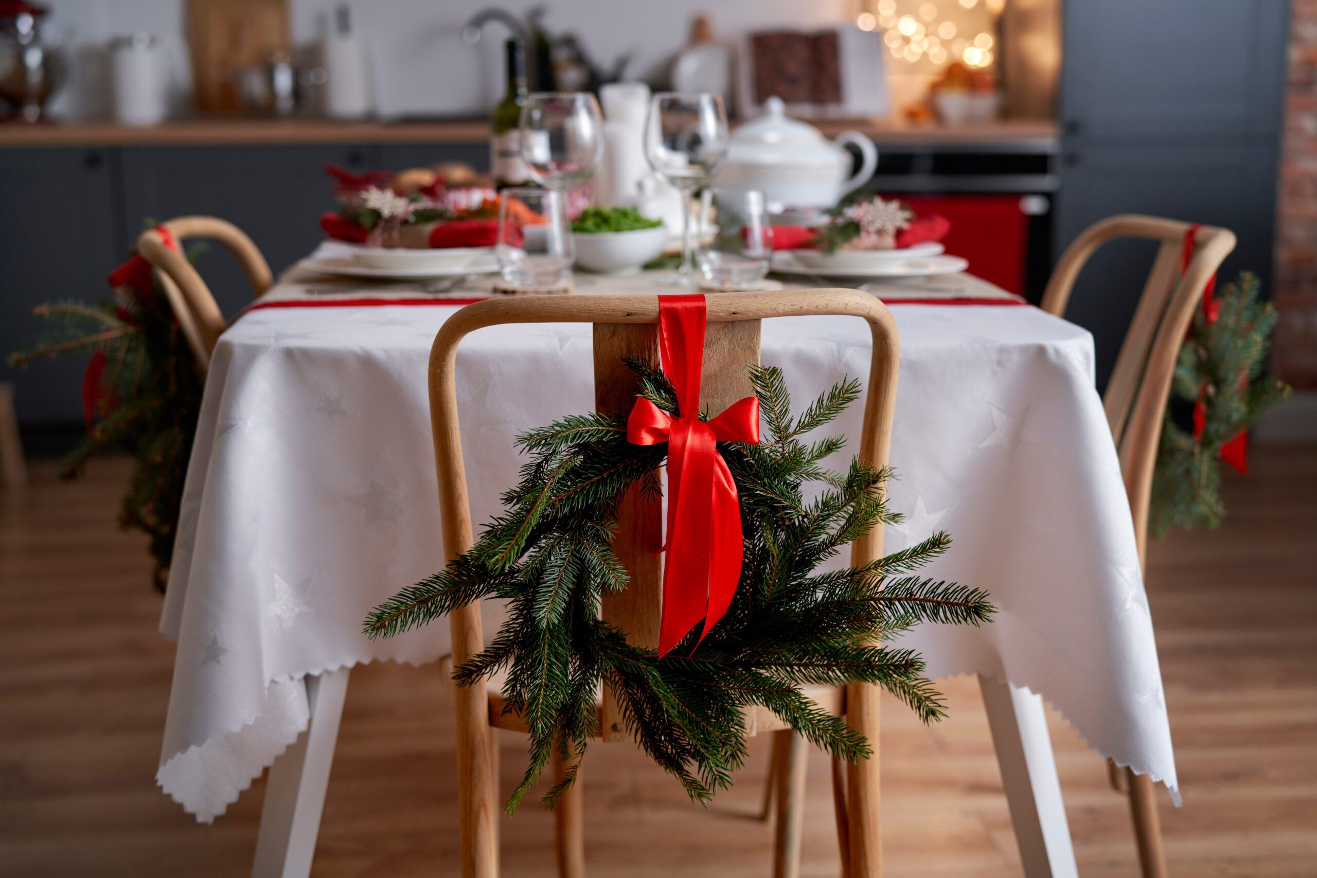 Decoración de mesas y sillas de Navidad